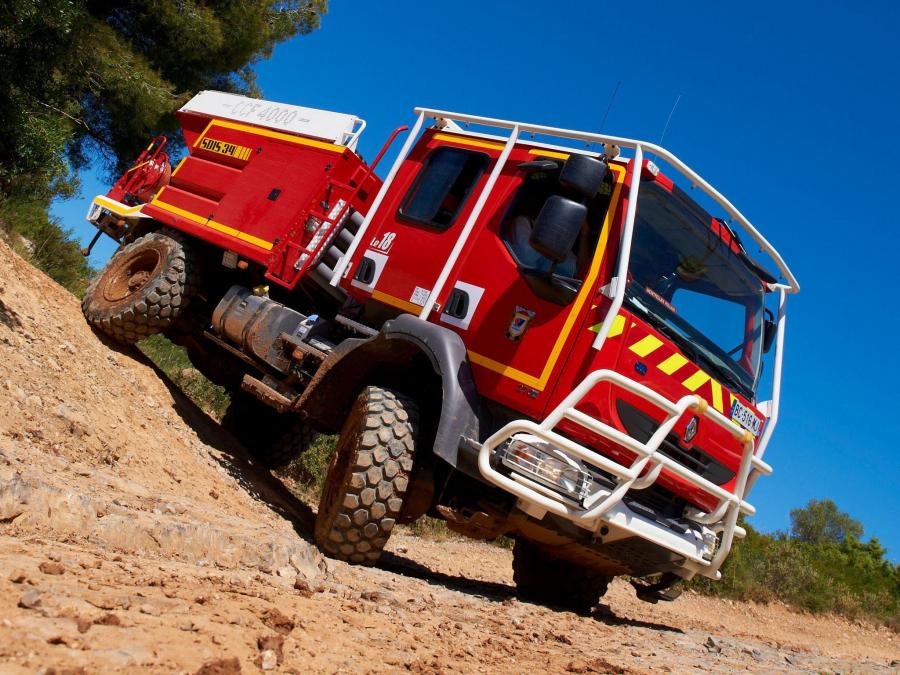  Renault Midlum Crew Cab 4x4 Firetruck 2006 года  (фото 2 из 12)